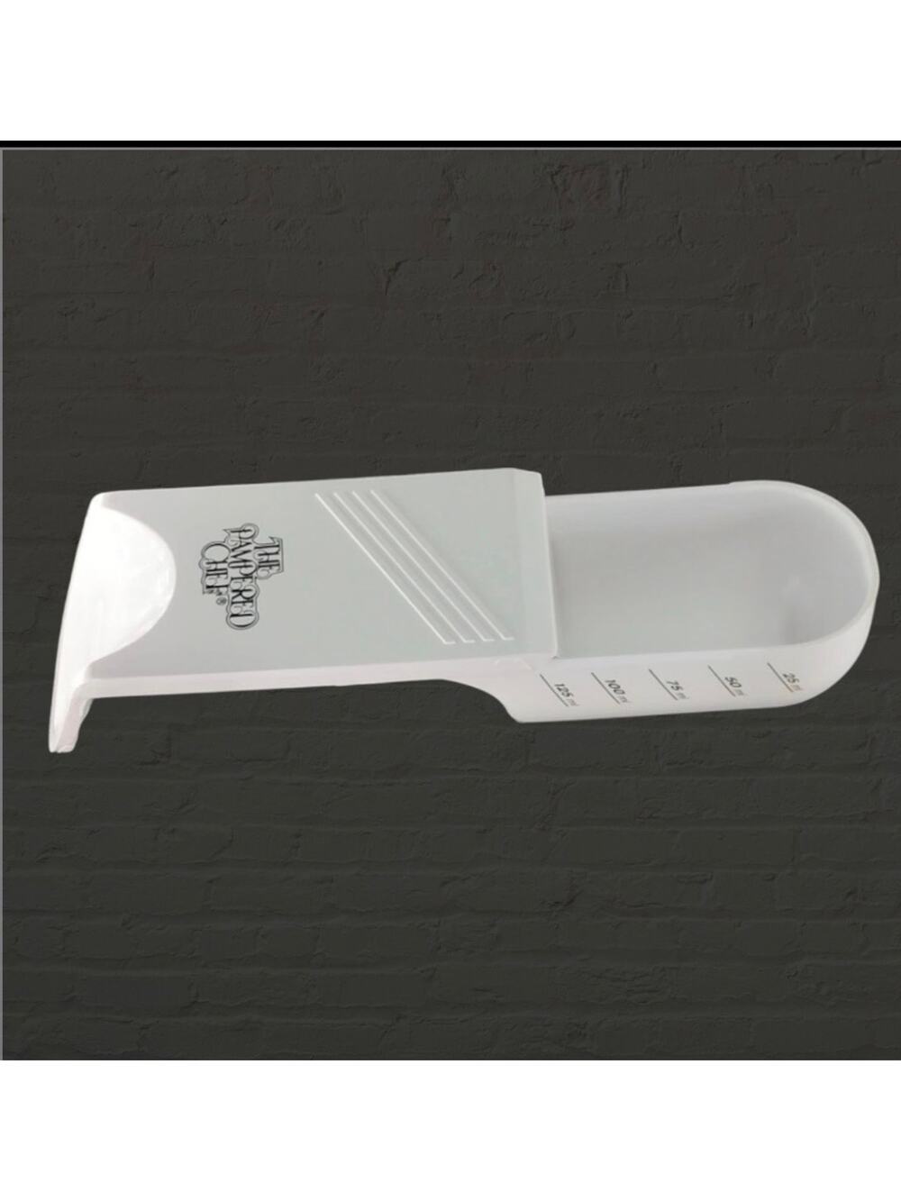 The Pampered Chef Adjustable Dry Measuring Cup Slider 1/8 to 1/2 Cup White 2228